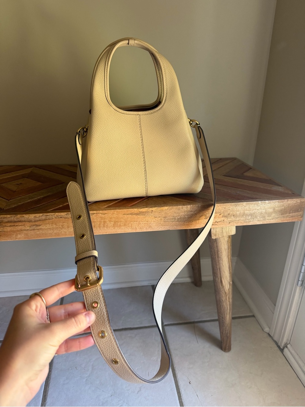 Coach Lana 23 Pebbled Leather Cream Shoulder Bag with Removable Strap - Picture 8 of 9